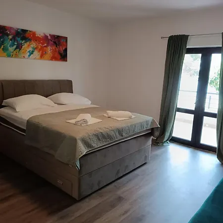 Legin Apartment *